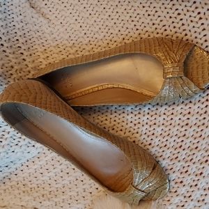 Alex Marie gold leather embossed peep toe Slip On flats Women’s Size US 8 M